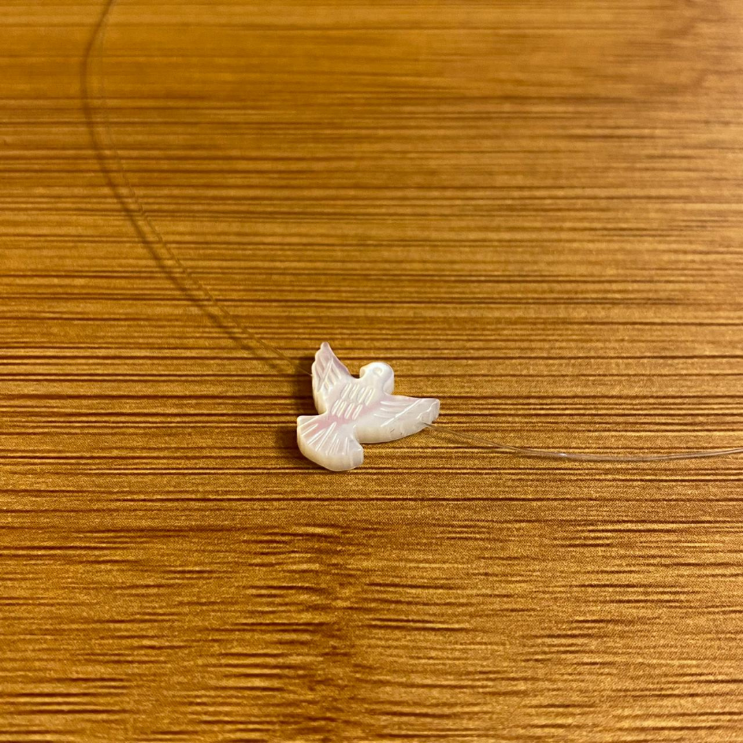 Colar Espírito Santo de Madrepérola no fio de nylon