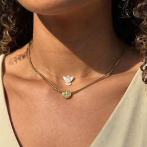 Colar Espírito Santo de Madrepérola no fio de nylon